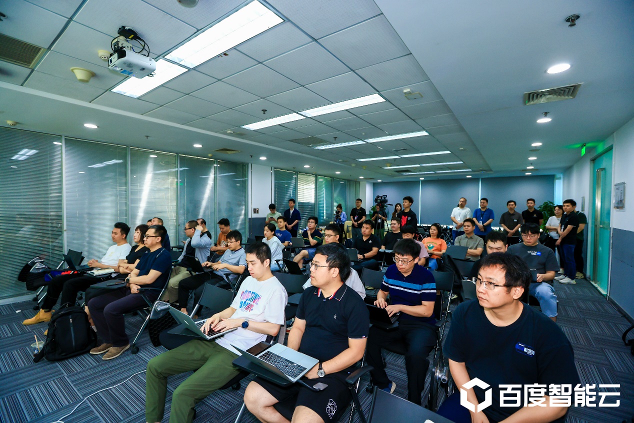 ������������ڶ��������������ڰٶ�����������ǧ����ģ��ƽ̨ʵѵӪ